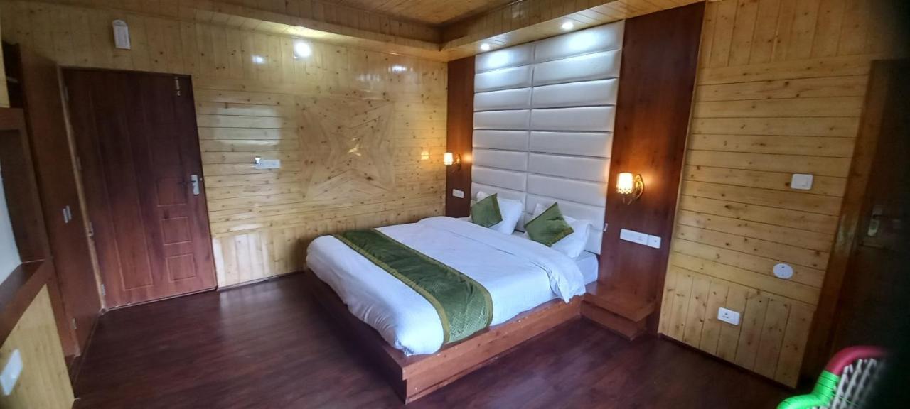 Humble Holiday Inn Kufri Simla Extérieur photo