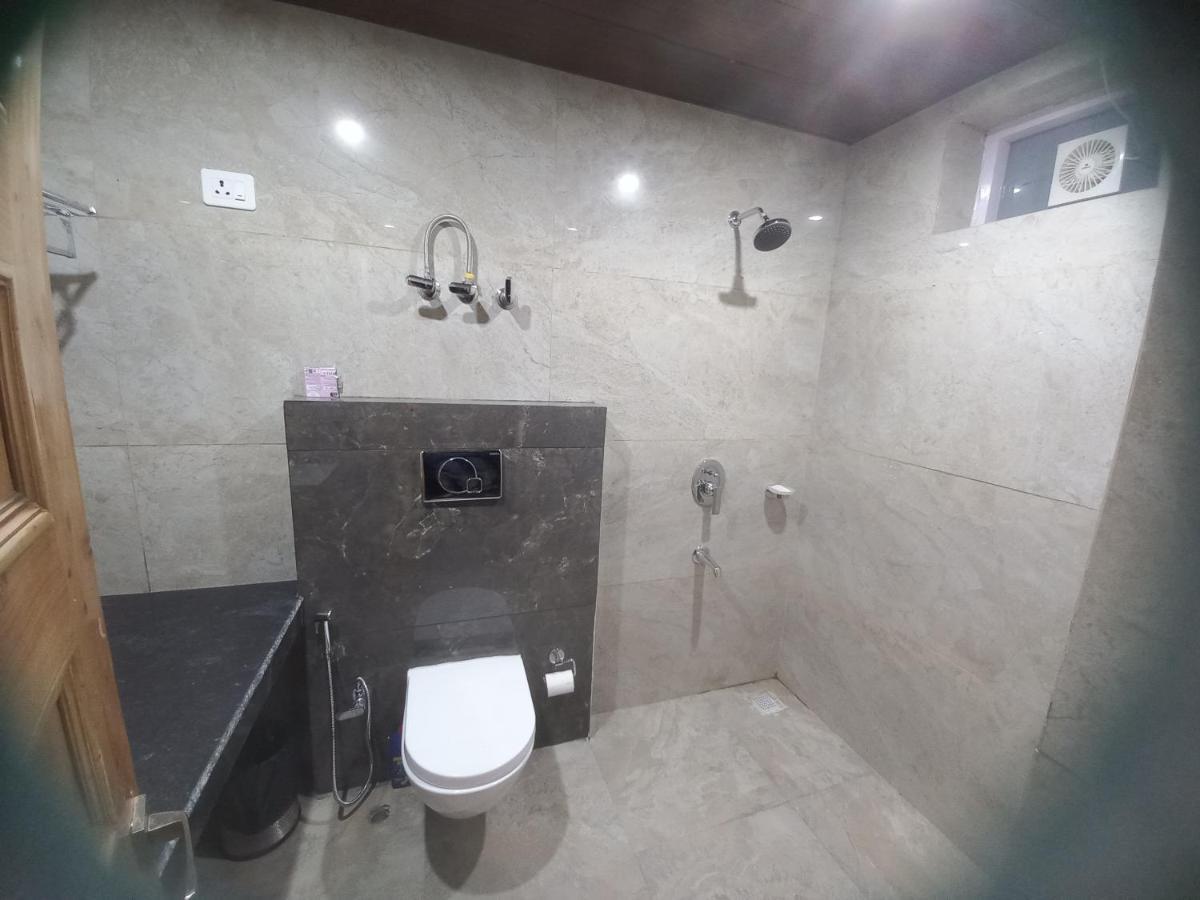 Humble Holiday Inn Kufri Simla Extérieur photo