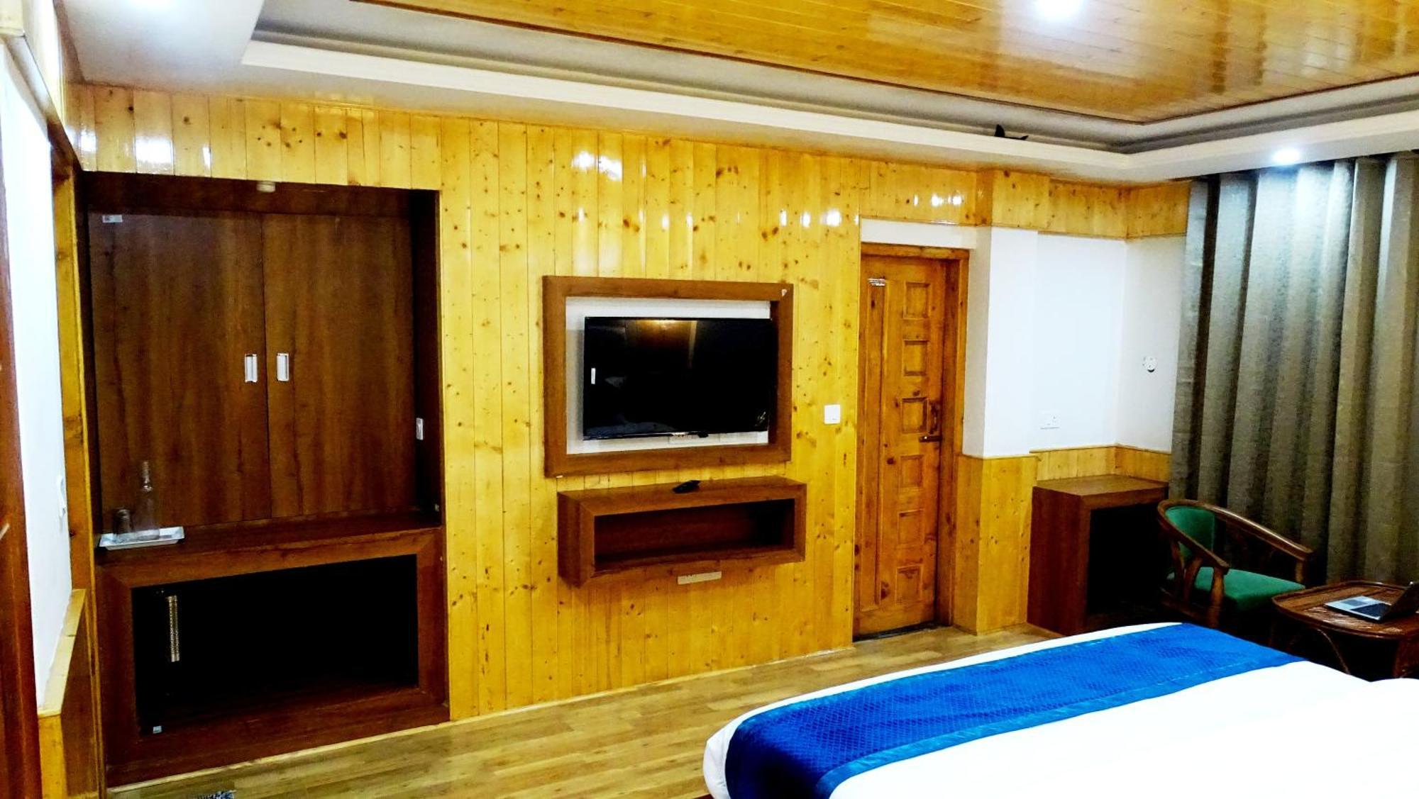 Humble Holiday Inn Kufri Simla Extérieur photo