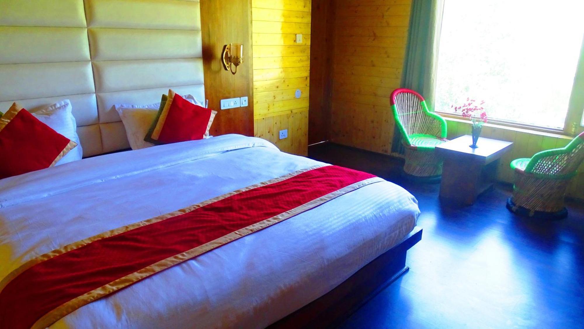 Humble Holiday Inn Kufri Simla Extérieur photo