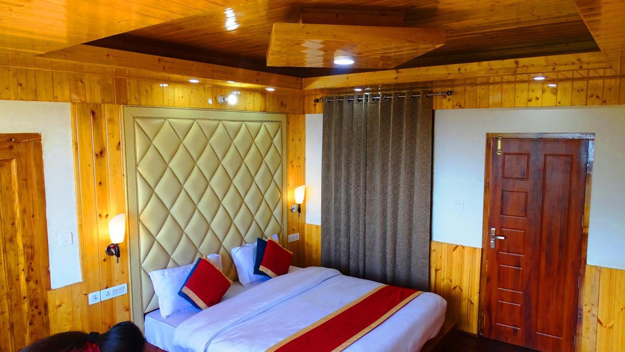 Humble Holiday Inn Kufri Simla Extérieur photo